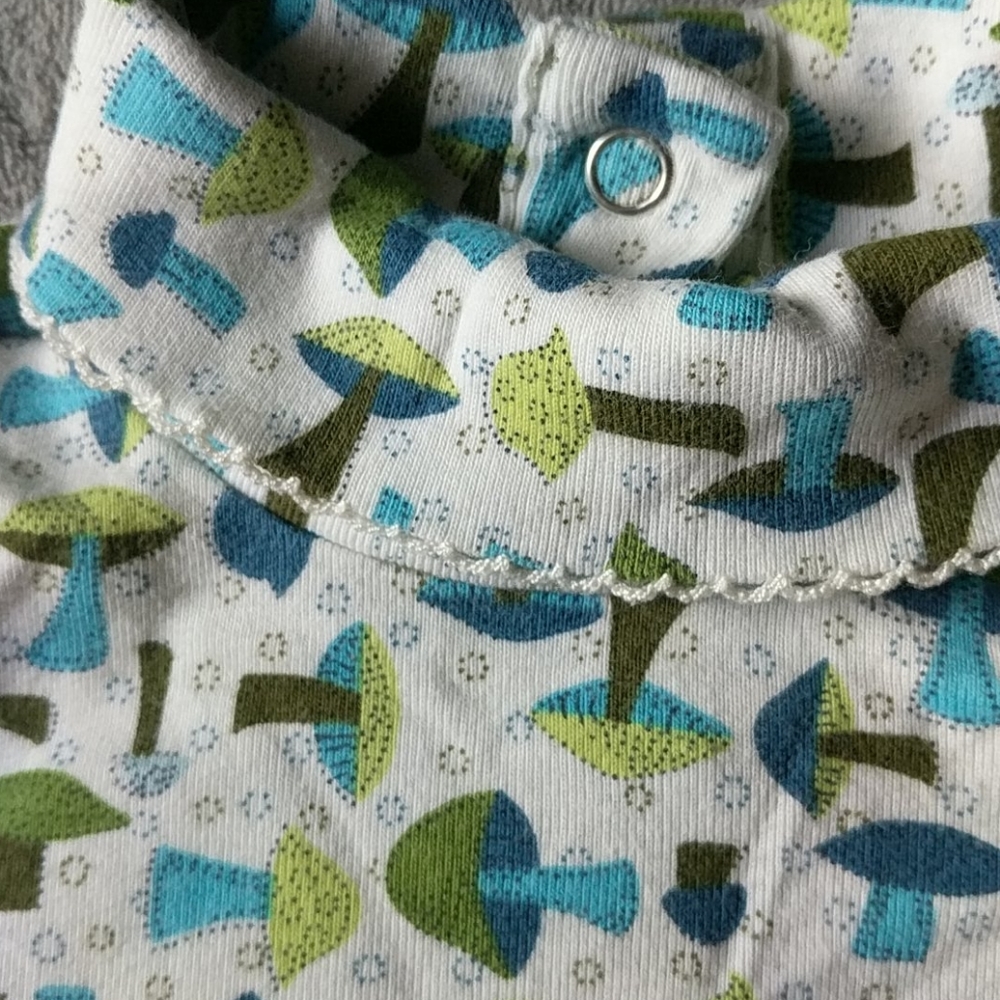 Mushroom 🍄 long sleeve Onesie 18~24 mon.